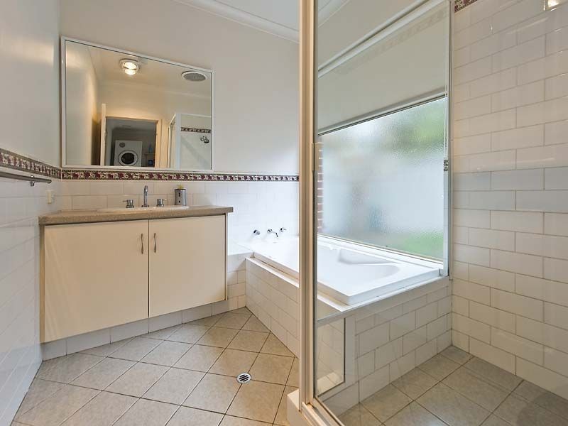 17 Babbler Court, Maida Vale WA 6057