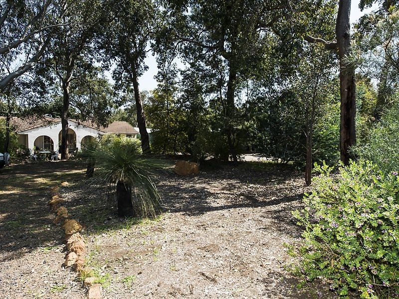 28 Albert Road, Lesmurdie WA 6076