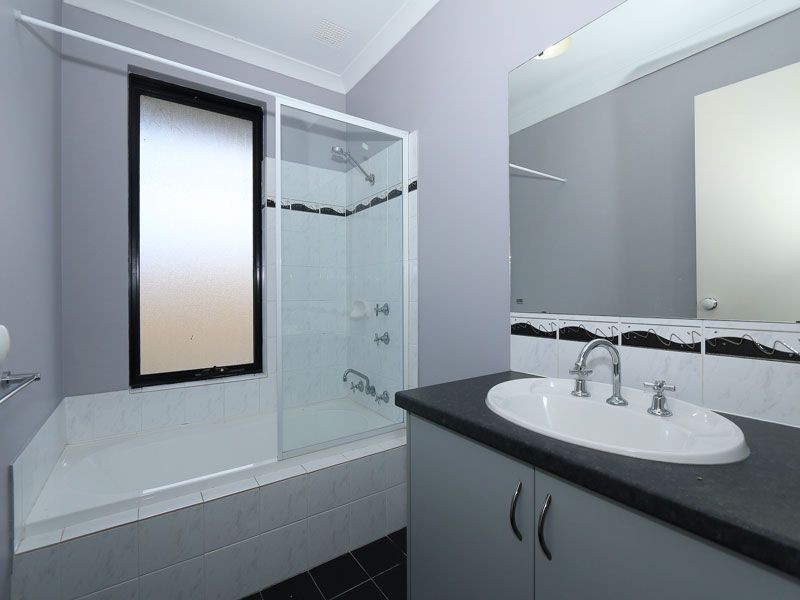 7 Jordan Place, Wattle Grove WA 6107