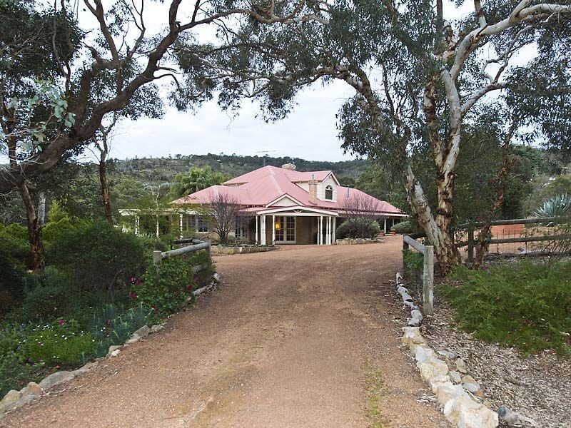 59 John Farrant Drive, Gooseberry Hill WA 6076