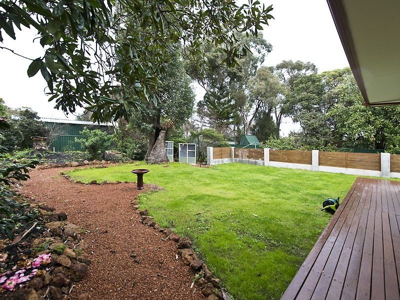 23 Winjana Road, Lesmurdie WA 6076