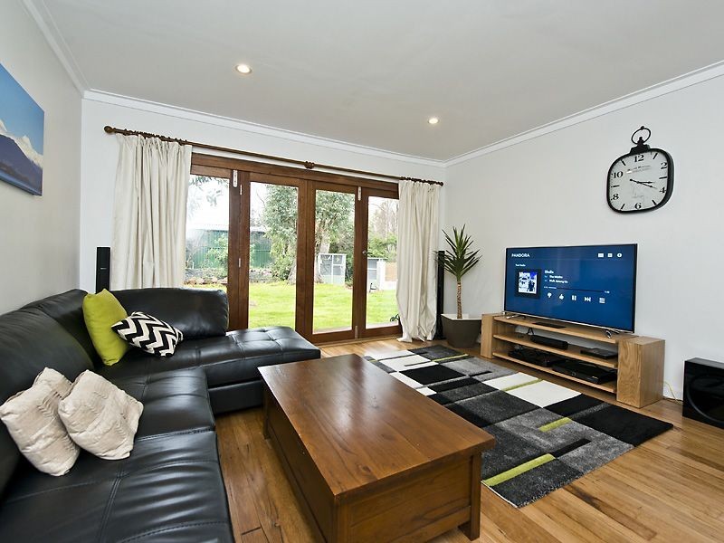 23 Winjana Road, Lesmurdie WA 6076