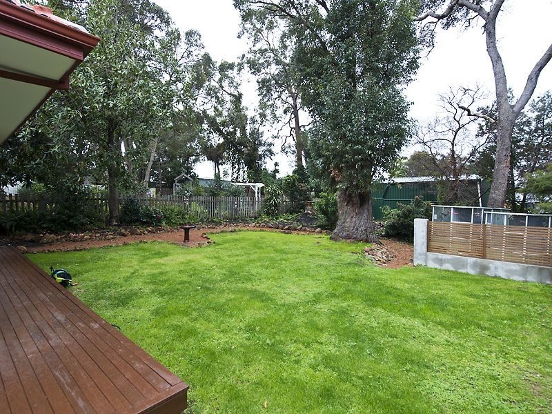 23 Winjana Road, Lesmurdie WA 6076