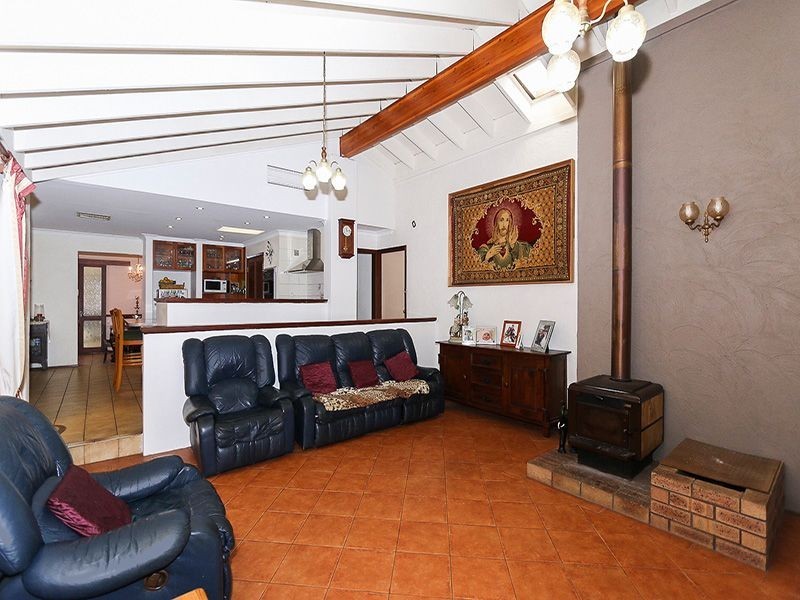 196 Brewer Road, Maida Vale WA 6057