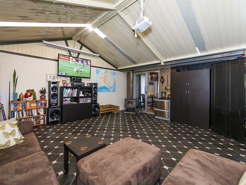 6 Aralia Way, Forrestfield WA 6058