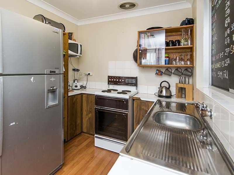 6 Aralia Way, Forrestfield WA 6058