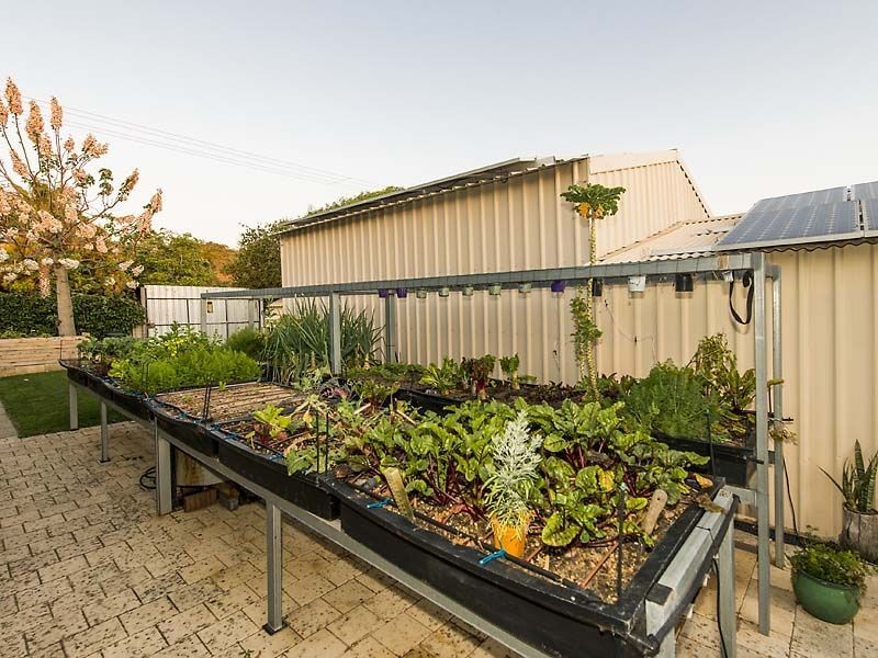 6 Aralia Way, Forrestfield WA 6058