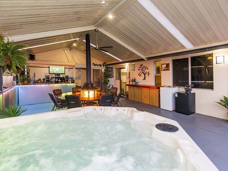 6 Aralia Way, Forrestfield WA 6058