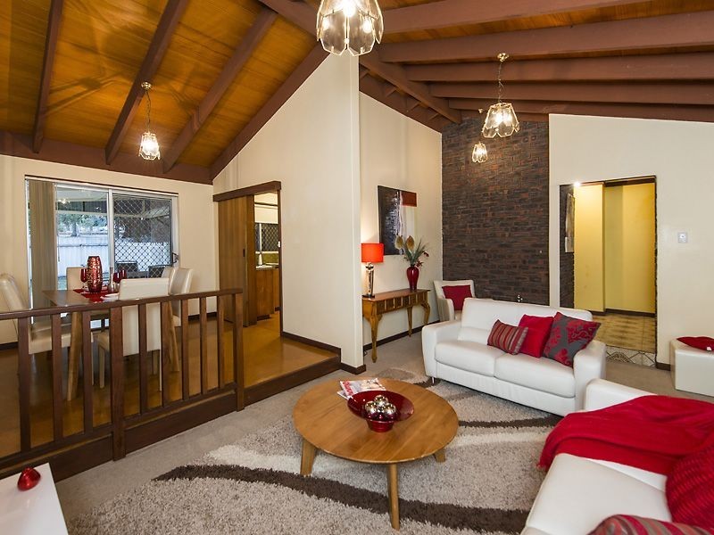 11 Alexander Close, Lesmurdie WA 6076