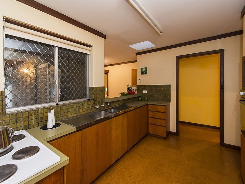 11 Alexander Close, Lesmurdie WA 6076