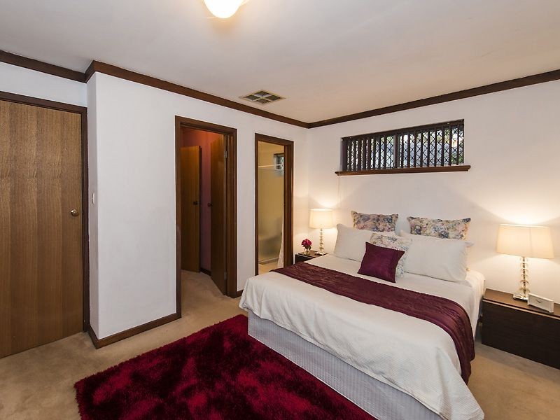 11 Alexander Close, Lesmurdie WA 6076