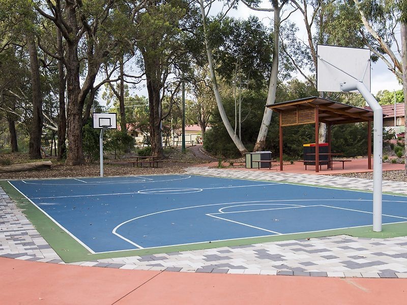 11 Alexander Close, Lesmurdie WA 6076