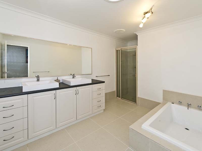 495 Flora Road, Hovea WA 6071