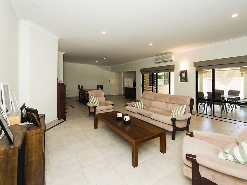 15 Hybanthus Avenue, High Wycombe WA 6057