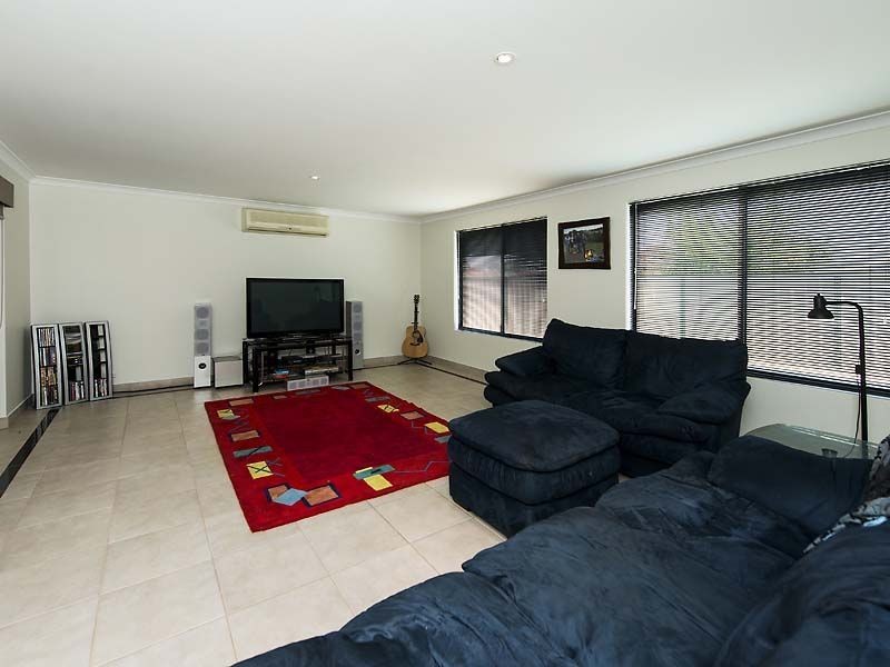 15 Hybanthus Avenue, High Wycombe WA 6057