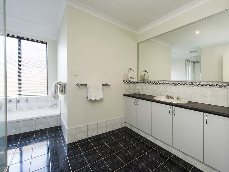 15 Hybanthus Avenue, High Wycombe WA 6057