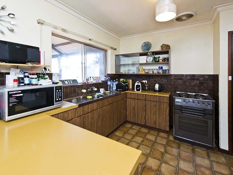 7 Glyde Road, Lesmurdie WA 6076