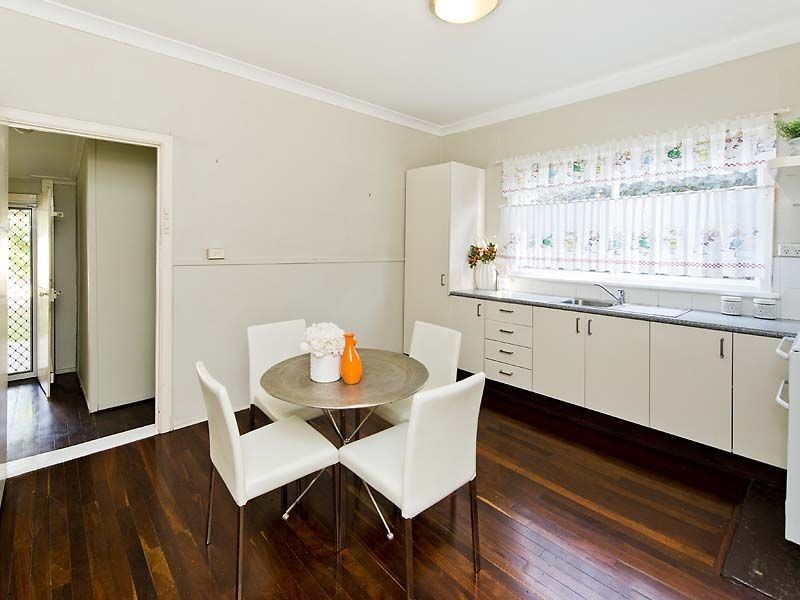 24 Ewart Street, Midvale WA 6056