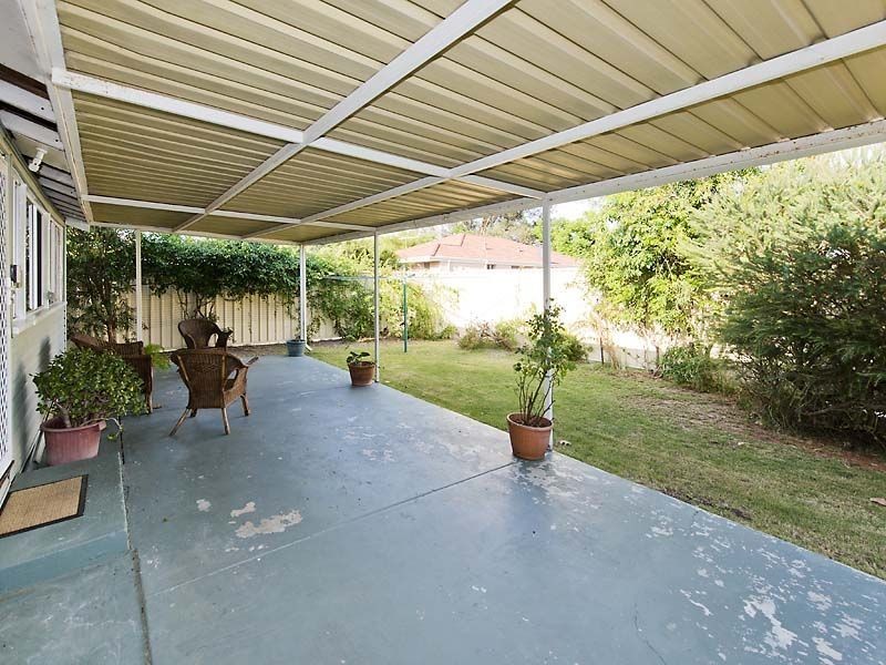 24 Ewart Street, Midvale WA 6056