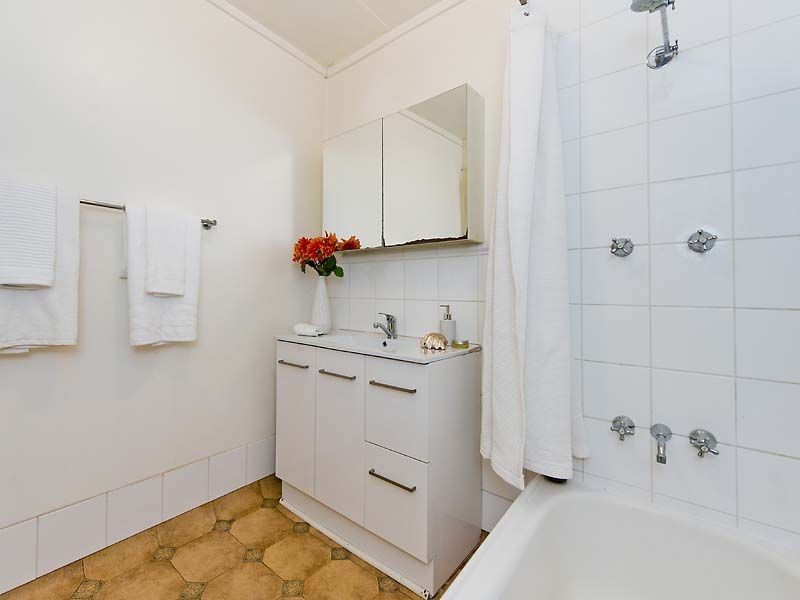 24 Ewart Street, Midvale WA 6056