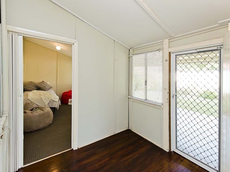 24 Ewart Street, Midvale WA 6056