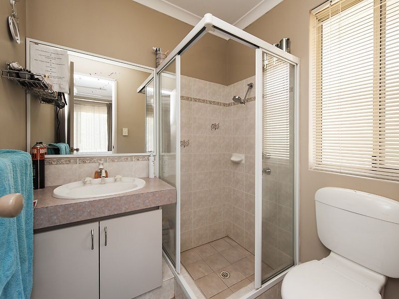 27 Russell Road, Maida Vale WA 6057