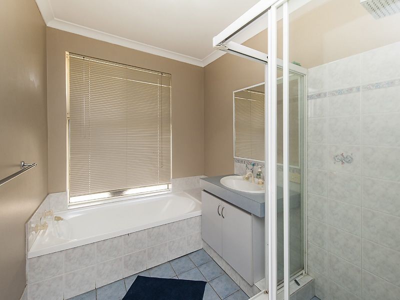 27 Russell Road, Maida Vale WA 6057