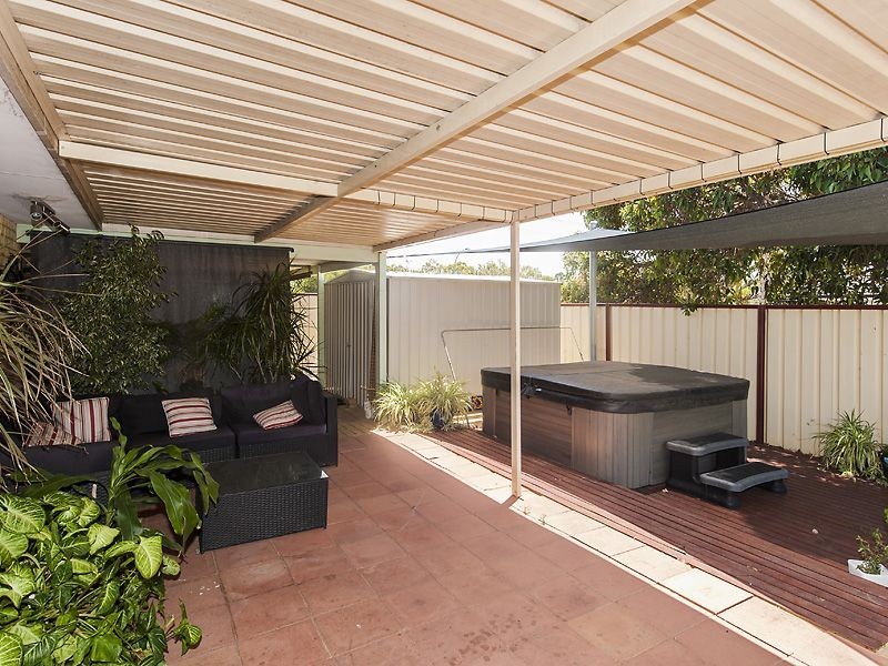 27 Russell Road, Maida Vale WA 6057