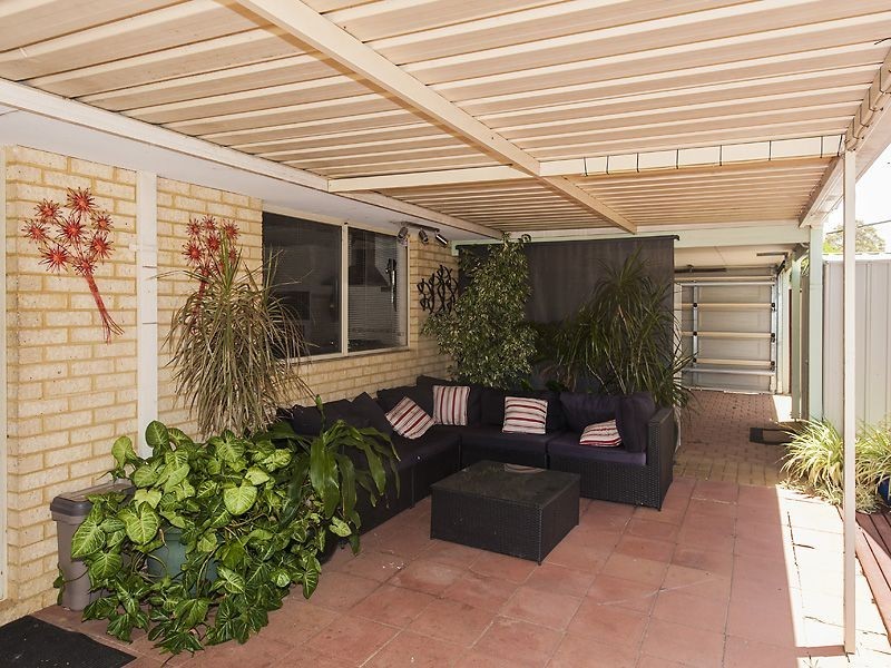 27 Russell Road, Maida Vale WA 6057