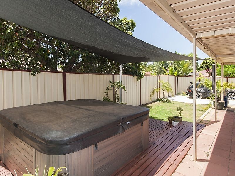 27 Russell Road, Maida Vale WA 6057