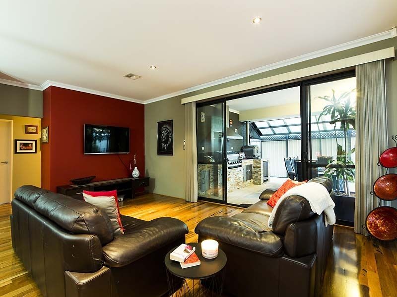 23 Coyong Road, Wattle Grove WA 6107