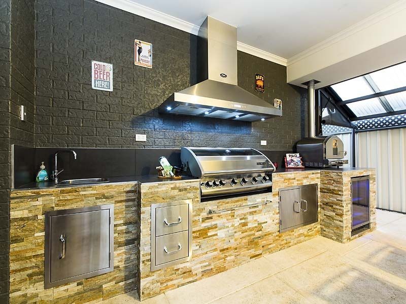 23 Coyong Road, Wattle Grove WA 6107