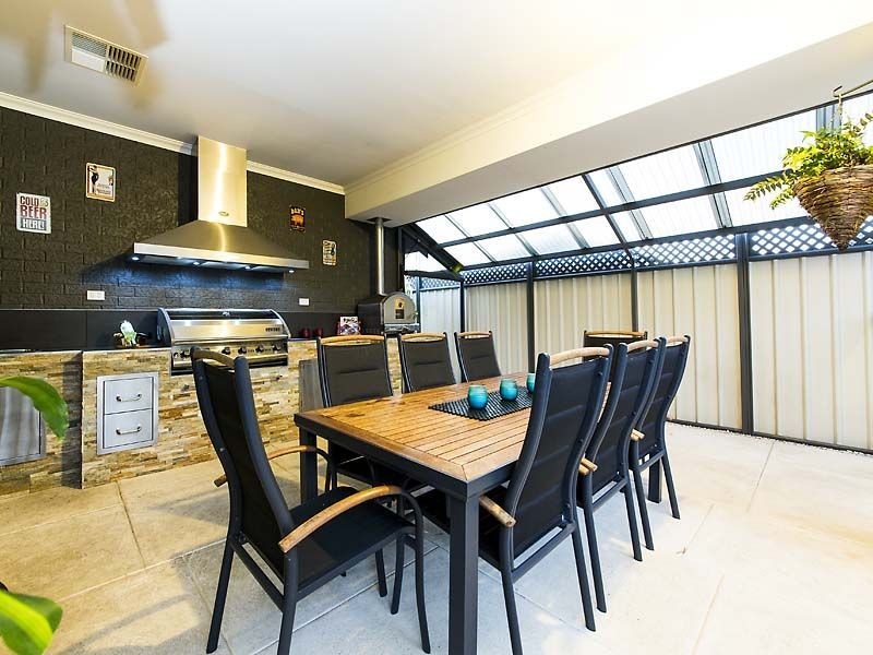 23 Coyong Road, Wattle Grove WA 6107