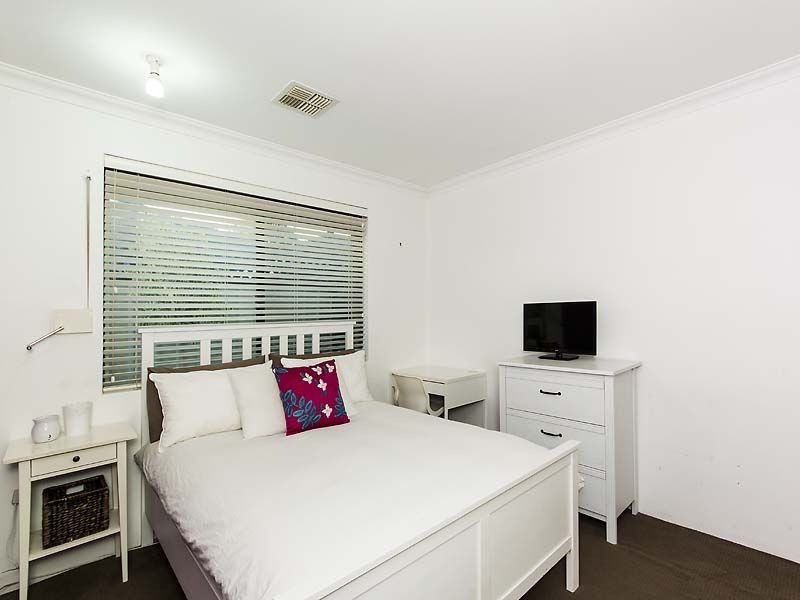 23 Coyong Road, Wattle Grove WA 6107