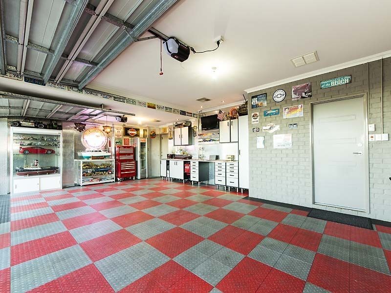 23 Coyong Road, Wattle Grove WA 6107