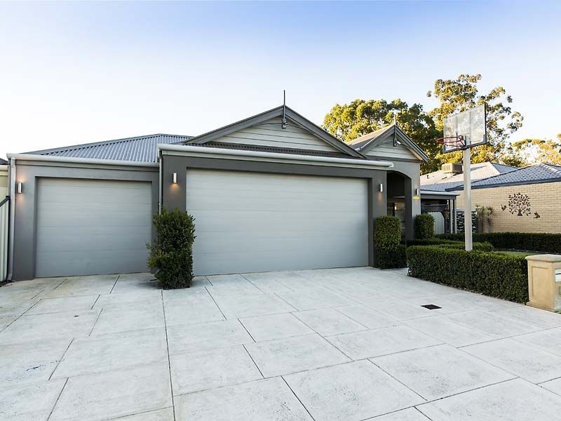 23 Coyong Road, Wattle Grove WA 6107