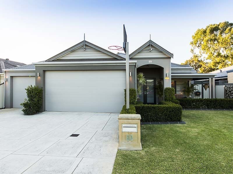 23 Coyong Road, Wattle Grove WA 6107