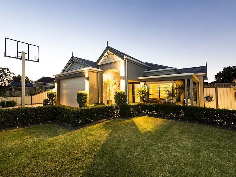 23 Coyong Road, Wattle Grove WA 6107