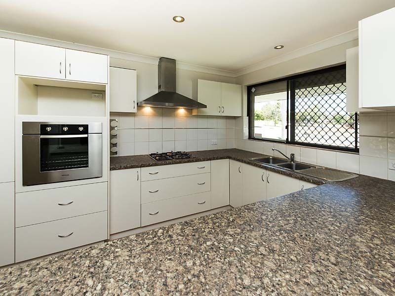 11 Wombat Road, High Wycombe WA 6057