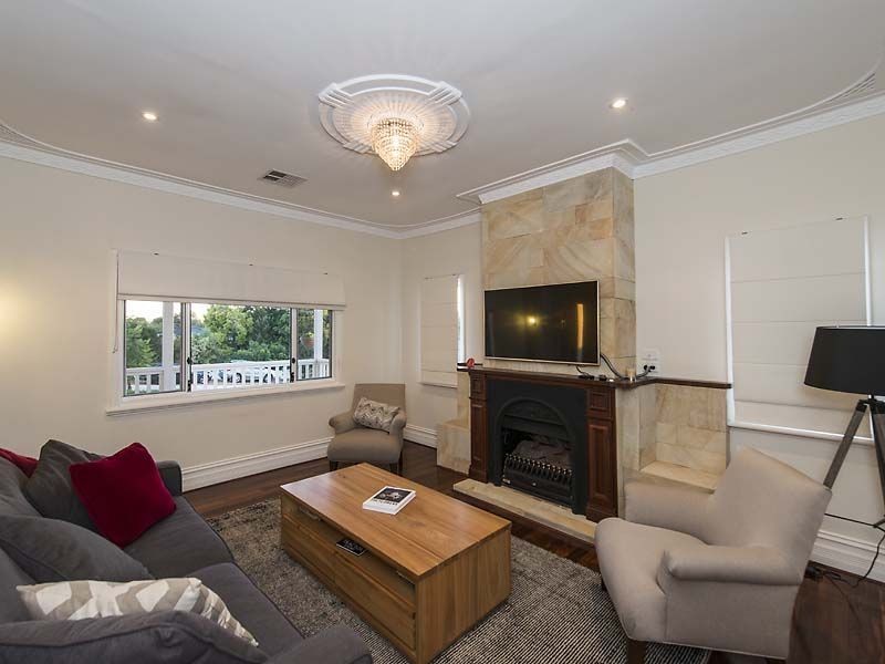 21 Elizabeth Street, Kalamunda WA 6076