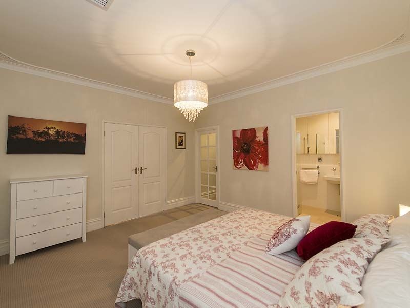 21 Elizabeth Street, Kalamunda WA 6076