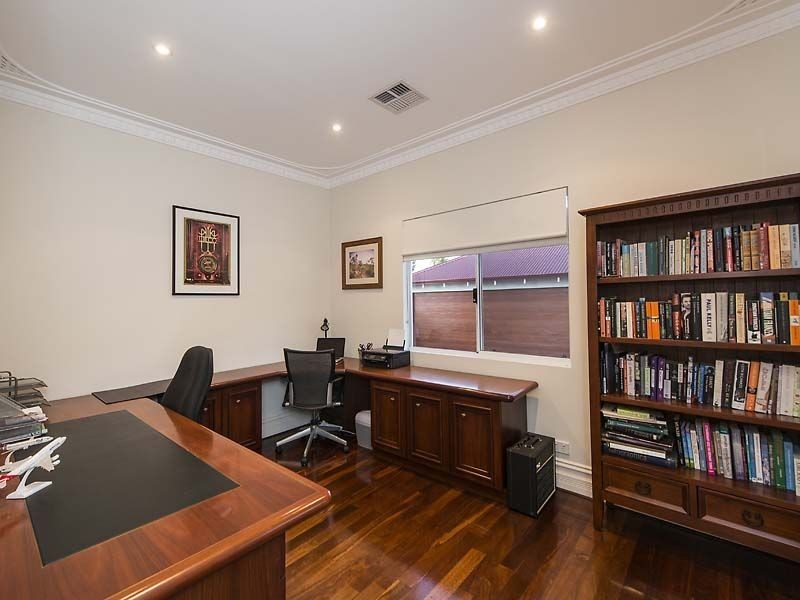 21 Elizabeth Street, Kalamunda WA 6076