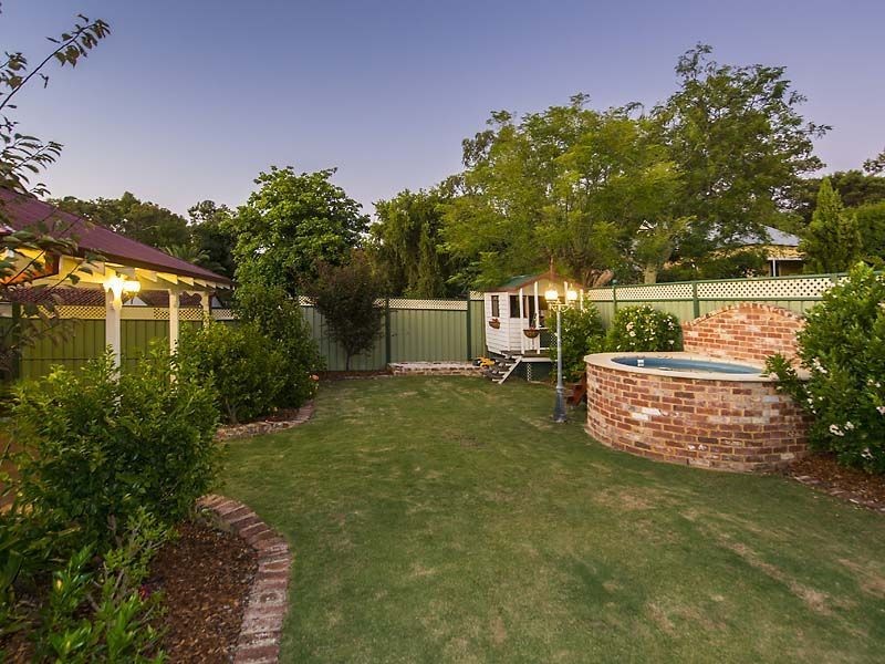 21 Elizabeth Street, Kalamunda WA 6076