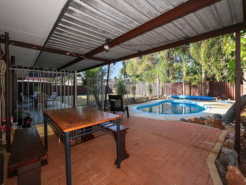 93 Strelitzia Avenue, Forrestfield WA 6058