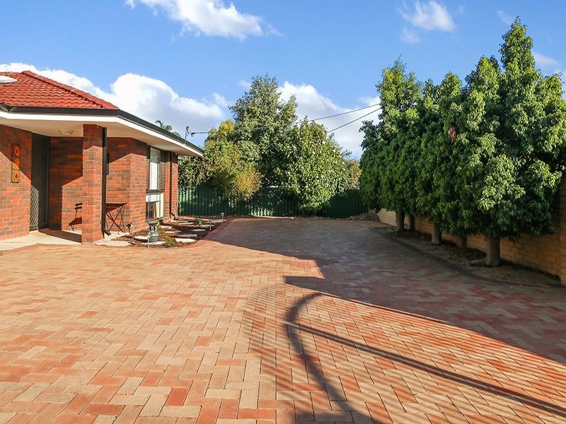 93 Strelitzia Avenue, Forrestfield WA 6058