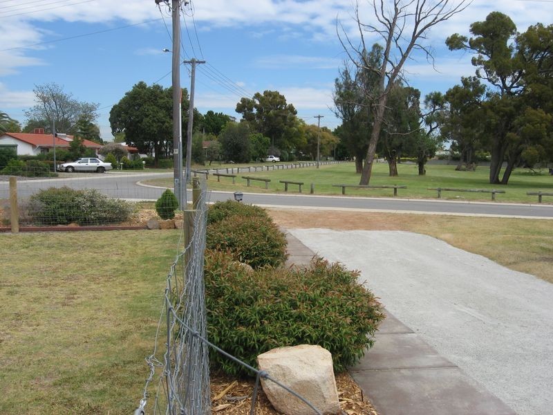 51 Netherwood Road, High Wycombe WA 6057