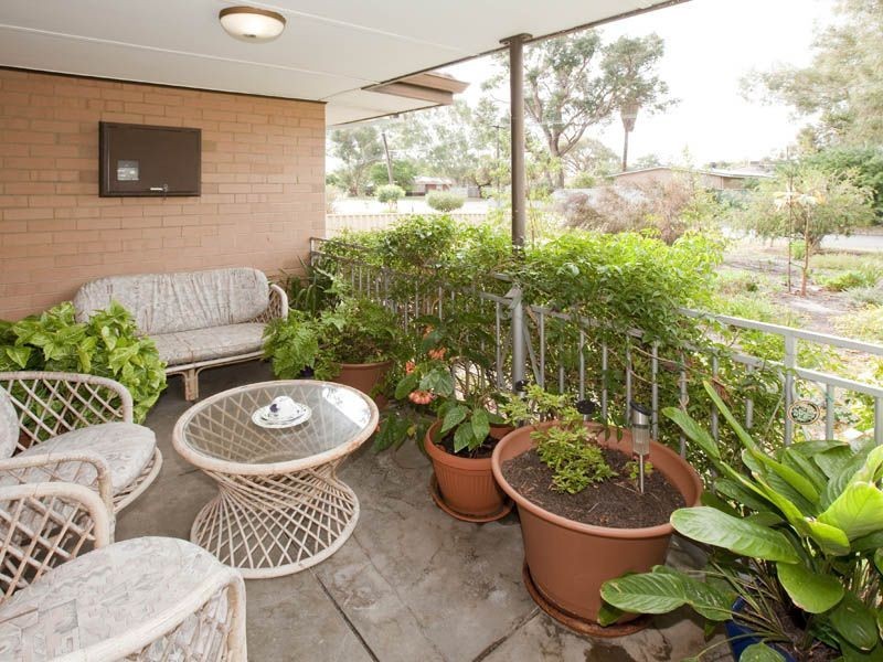 27 Grasmere Way, Kelmscott WA 6111