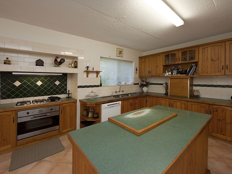 32 Bandalong Way, High Wycombe WA 6057