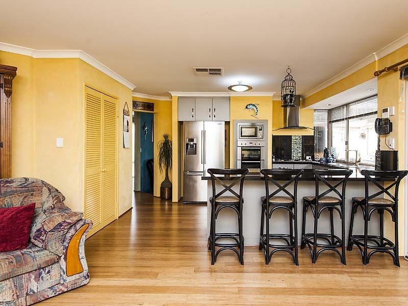 6 Coola Place, High Wycombe WA 6057