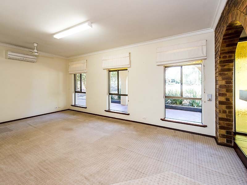 7 Valiant Close, Lesmurdie WA 6076